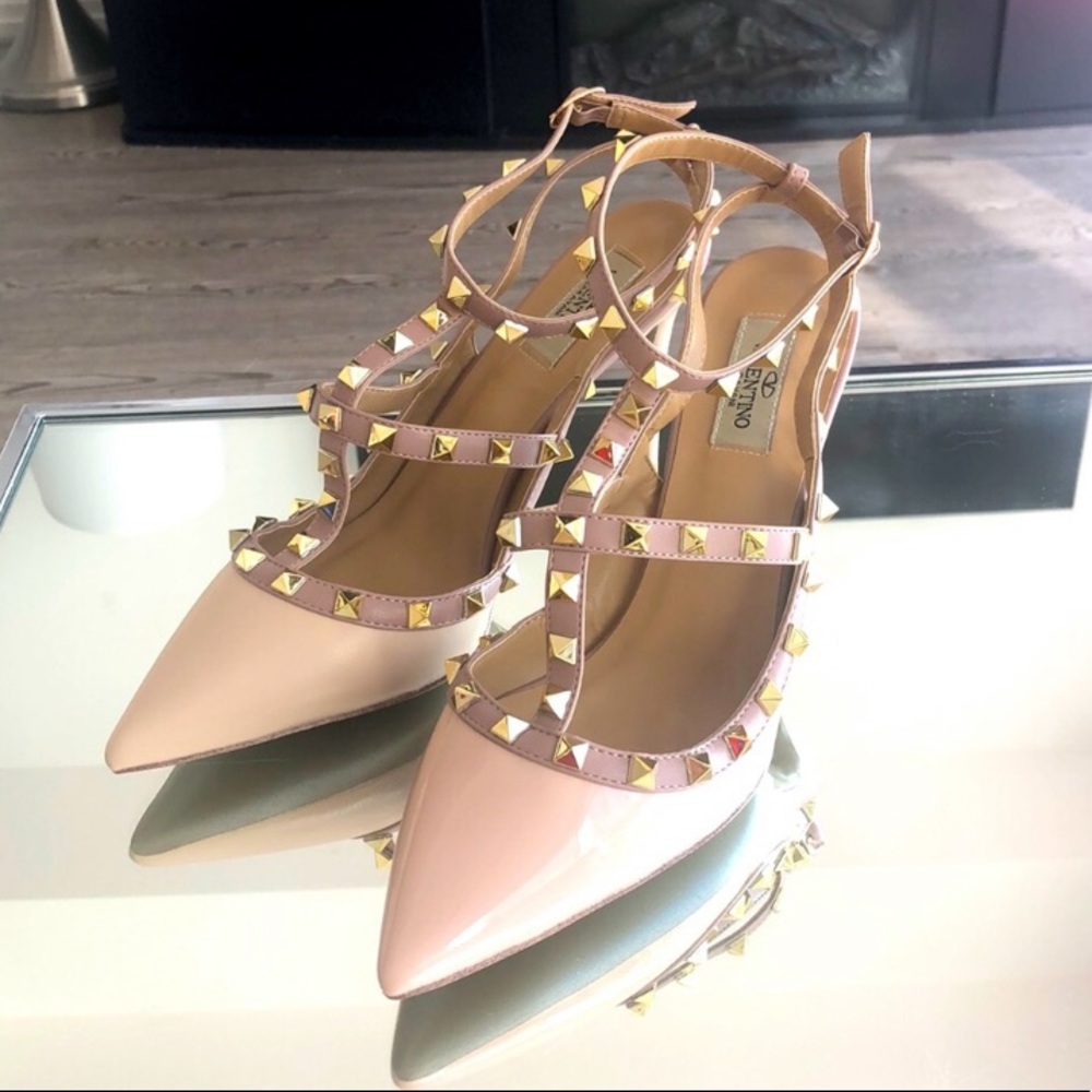 Patent Leather Rockstud Pumps, size 9